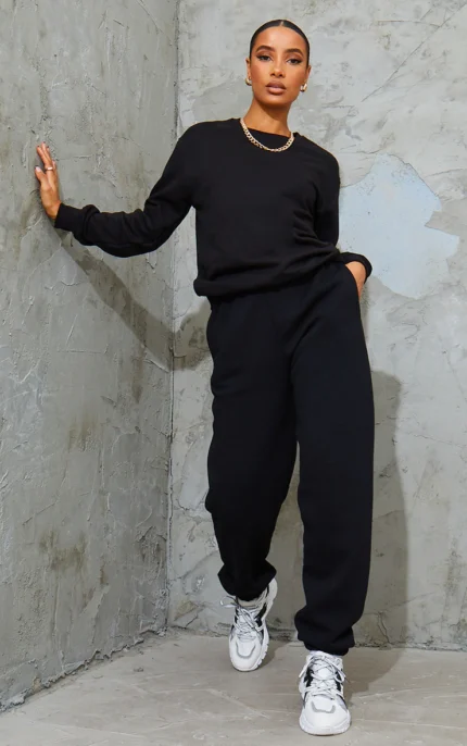 Prettylittlething Black Casual Jogger with Black Sweatshirt